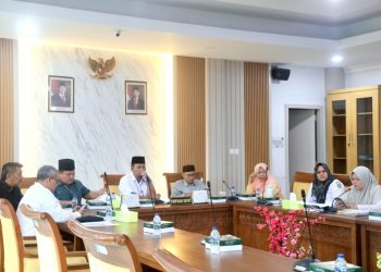 Rapat pansus mengenai perubahan perda pengelolaan sampah Kota Batam. (Foto: Sekretariat DPRD).