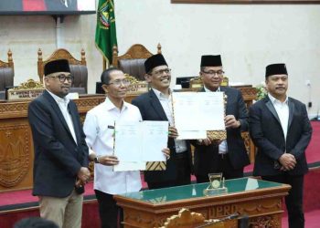 penyampaian Laporan Badan Anggaran (Banggar) DPRD Kota Batam terhadap pembahasan Ranperda Pertanggungjawaban Pelaksanaan APBD Kota Batam Tahun Anggaran 2025. (Foto: Sekretariat DPRD).
