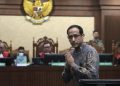 Mantan Menteri Pendidikan, Kebudayaan, Riset, dan Teknologi, Nadiem Makarim saat memasuki ruang sidang sebelum Majelis Hakim PN Tipikor Jakarta, Selasa 30/6/2026 bacakan vonis. (Foto: Ist./ cnnindonesia.com).