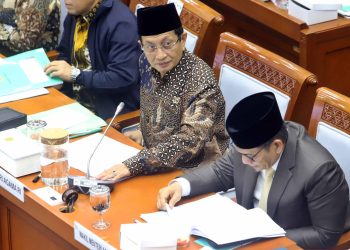 Menteri Agama (Menag) Nasaruddin Umar (kedua kanan), saat Rapat Kerja dengan Komisi VIII DPR, di Gedung Nusantara II, Kompleks Parlemen Senayan, Jakarta. (Foto: Ist./ detik.com).