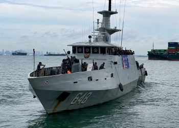 Tim BI Kepri dan TNI-AL saat meninggalkan pelabuhan Batu Ampar, Kota Batam (Foto: Putra Gema Pamungkas)