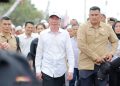 Joko Widodo (topi putih) setiap lakukan kegiatan, tetap disambut hangat masyarakat. (Foto:Ist./ fajar.co.id).