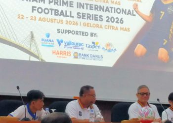 Anggota/Deputi Bidang  Investasi BP Batam, Fary Djemy Francis (tengah) tekankan bahwa festival tersebut untuk membangkitkan kembali semangat sepak bola. (Foto: HMS./ Ana).