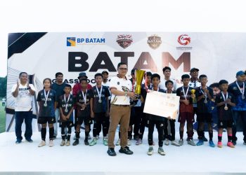 Batam Grassroot Football Festival 2026 yang digelar di Stadion Temenggung Abdul Jamal, Mukakuning. (Foto: Humas BP).