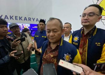 Sekretaris Jenderal (Sekjen) Partai Golkar, Muhammad Sarmuji (dua dari kanan). (Foto: Ist / Kompas.com).