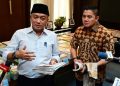 Menteri Sekretaris Negara, Prasetyo Hadi dan Sekretaris Kabinet Teddy Indra Wijaya (kanan) saat memberikan keterangan pers di kompleks Istana Kepresidenan Jakarta, pada Jumat, 7 Agustus 2026. (Foto: Ist./ presidenri.go.id).