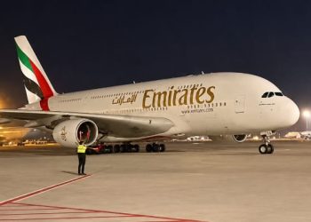 Momen pesawat Airbus A380 Emirates saat mendarat perdana di Bandara Soekarno-Hatta, Minggu, 9 Agustus 2026 malam. (Foto: Ist./ bantentv.com)