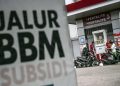 Antrean kendaraan pengguna BBM bersubsidi di sebuah Stasiun Pengisian Bahan Bakar Umum - Pertamina. (Foto: Ist./ kontan.co.id).