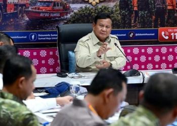 Presiden Prabowo Subianto pimpin rapat di Posko Karhutla Sumsel (Foto: Ist./ presidenri.com) .