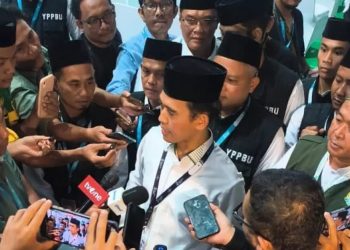 Wakil Ketua Komisi Organisasi Muktamar ke-35 NU, Prof KH Asrorun Ni'am Sholeh (baju putih) usai memimpin sidang komisi di Pondok Pesantren Bahrul Ulum, Tambakberak, Jombang, Jawa Timur, Sabtu, 29 Agustus 2026. (Foto: Ist./ MUI Digital).