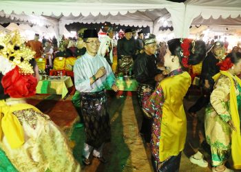 Wali Kota Batam, Amsakar Achmad hadiri acara penutupan Sembang Budaye LAM di Lapangan bola Legenda Malaka. (Foto: Diskominfo).