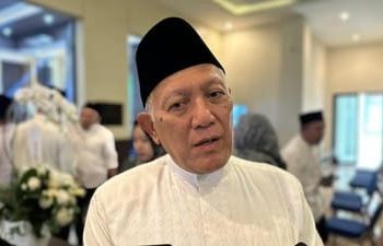 KH Abdul Hakim Mahfudz, akrab disapa Gus Kikin, terpilih sebagai Ketua Umum PBNU 2026-2031 dengan 472 suara. Ia berkomitmen memperkuat Qanun Asasi NU. (Foto: Ist./ detikJatim).