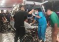 Kesibukan petugas saat mengevakuasi santri ke RSUD Sidoarjo. (Foto: Ist./ TIMES Indonesia).