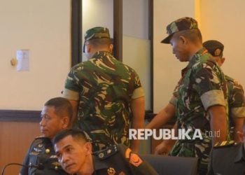 Empat terdakwa anggota Badan Intelijen Strategis (BAIS) TNI usai menjalani sidang perdana kasus penyiraman air keras terhadap Wakil Koordinator KontraS, Andrie Yunus, di Pengadilan Militer II-08 Jakarta, Rabu, 29 April 2026. (Foto: Ist./ republika.co.id).